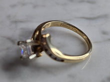 Load image into Gallery viewer, Womens Vintage Estate 14k Yellow Gold Diamond Ring 3.4g E7929