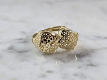 Load image into Gallery viewer, Womens 10K Yellow Gold Modernist Filigree Ring 2.9g E7945