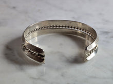 Load image into Gallery viewer, Vintage Sterling Silver Modernist Cuff Bracelet 28.0g E7951