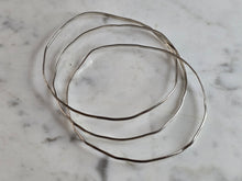 Load image into Gallery viewer, Womens Vintage Estate Sterling Silver 3 Band Trinity Bangle Bracelet 11.4g E7955