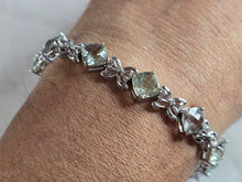 Load image into Gallery viewer, Womens Vintage Estate Sterling Silver Bracelet 19.4g E7958