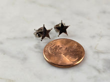 Load image into Gallery viewer, Womens Vintage Estate Sterling Silver Sheriff Badge Star Earrings 0.7g E7972