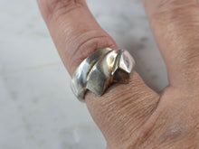 Load image into Gallery viewer, Womens Vintage Estate Sterling Silver Modernist Ring 9.5g E7983