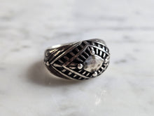Load image into Gallery viewer, Womens Vintage Estate Sterling Silver Modernist Ring 7.1g E7984