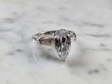 Load image into Gallery viewer, Womens Vintage Estate Sterling Silver Modernist CZ Ring 4.8g E7986