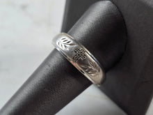 Load image into Gallery viewer, Mens Vintage Estate Sterling Silver Religious Cross Ring 5.1g E7989