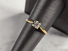 Load image into Gallery viewer, Womens Vintage Estate 10K Yellow Gold Diamond Ring 2.4g E7991