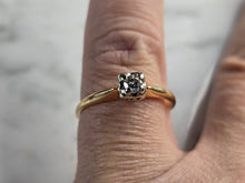 Load image into Gallery viewer, Womens Vintage Estate 10K Yellow Gold Diamond Ring 2.4g E7991
