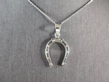 Load image into Gallery viewer, Women Vintage Estate Sterling Silver Lucky Horseshoe Pendant Necklace 4.4g E7996
