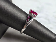 Load image into Gallery viewer, Womens Vintage Estate Sterling Silver Ruby Heart Ring 3.1g E828