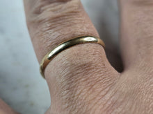 Load image into Gallery viewer, Mens Vintage Estate 10k Yellow Gold Wedding Band Ring 1.5g #E866