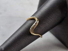 Load image into Gallery viewer, Womens Vintage 14K Yellow Gold Diamond Modernist Stylecrest Ring 1.8g E867