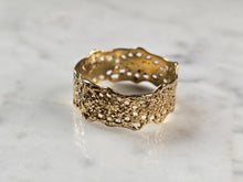 Load image into Gallery viewer, Vintage Estate 10K Yellow Gold Nugget Filigree Ring 3.3g E868