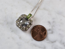 Load image into Gallery viewer, Womens Vintage Estate Sterling Silver CZ Peridot Pendant Necklace 9.0g E875