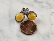 Load image into Gallery viewer, Womens Vintage Estate Sterling Silver Calcite Cabochon Earrings 4.3g E890