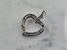 Load image into Gallery viewer, Womens Vintage Estate 10K White Gold Diamond Heart Pendant 2.0g E894