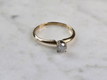 Load image into Gallery viewer, Womens Vintage Estate 14k Gold Diamond Engagement Ring 1.9g E904