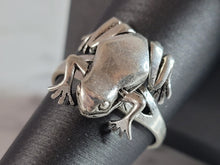Load image into Gallery viewer, Womens Vintage Estate Sterling Silver Hinged Frog Ring 3.9g E937