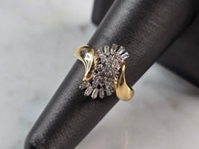 Load image into Gallery viewer, Amazing Womens Vintage Estate 14K Yellow Gold Diamond Cluster Ring 5.0g #E947