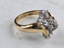 Load image into Gallery viewer, Amazing Womens Vintage Estate 14K Yellow Gold Diamond Cluster Ring 5.0g #E947