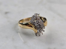 Load image into Gallery viewer, Amazing Womens Vintage Estate 14K Yellow Gold Diamond Cluster Ring 5.0g #E947