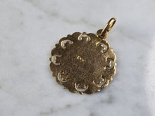 Load image into Gallery viewer, Womens Vintage Estate 18k Gold Muslim Pendant 2.6g E981
