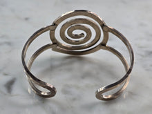 Load image into Gallery viewer, Womens Vintage Estate Sterling Silver Spiral Modernist Cuff Bracelet 28.4g E995