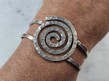 Load image into Gallery viewer, Womens Vintage Estate Sterling Silver Spiral Modernist Cuff Bracelet 28.4g E995