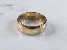 Load image into Gallery viewer, Womens Vintage Estate 14K Yellow Gold Wedding Ring Band, 6.0g E1050