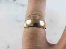 Load image into Gallery viewer, Womens Vintage Estate 14K Yellow Gold Wedding Ring Band, 6.0g E1050