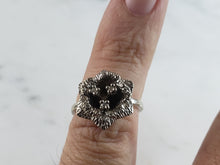 Load image into Gallery viewer, Womens Vintage Estate 14K White Gold Diamond Flower Ring 3.8g E1070