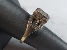 Load image into Gallery viewer, Womens Vintage Estate 10K Yellow Gold Diamond Cluster Ring 4.3g E1078