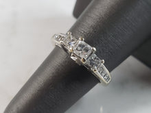 Load image into Gallery viewer, Womens Vintage Estate 14K White Gold Diamond Ring, 4.1g E1091