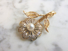 Load image into Gallery viewer, Vintage Estate Women&#39;s 14K White &amp; Yellow Gold Flower Pendant 5.9g E1104