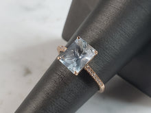 Load image into Gallery viewer, Womens Vintage Estate 14K Rose Gold Aqua &amp; Diamond Ring 2.5g E1106