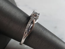 Load image into Gallery viewer, Womens Vintage Estate 10K White &amp; Rose Gold Diamond Ring, 2.6g E1112