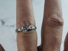 Load image into Gallery viewer, Womens Vintage Estate 10K White &amp; Rose Gold Diamond Ring, 2.6g E1112