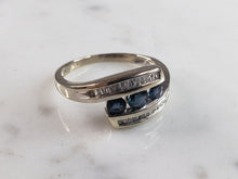Load image into Gallery viewer, Womens Vintage Estate 10K Gold Sapphire &amp; Diamond Ring 2.2g E1115