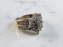 Load image into Gallery viewer, Womens Vintage Estate 10K Gold Diamond Cluster Ring 5.8g #E1117