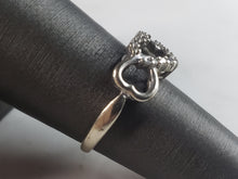 Load image into Gallery viewer, Womens Vintage Estate 10k Gold Diamond Heart Ring 2.0g E1121