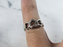 Load image into Gallery viewer, Womens Vintage Estate 10k Gold Diamond Heart Ring 2.0g E1121