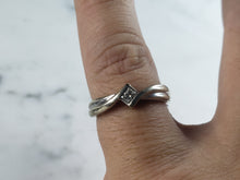 Load image into Gallery viewer, Womens Vintage Estate 14k White Gold Diamond Ring 3.6g  E1124