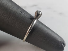 Load image into Gallery viewer, Womens Vintage Estate 14k White Gold Solitaire .10ct Diamond Ring 1.2g  E1128