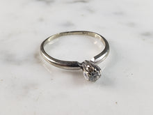 Load image into Gallery viewer, Womens Vintage Estate 14k White Gold Solitaire .10ct Diamond Ring 1.2g  E1128