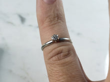 Load image into Gallery viewer, Womens Vintage Estate 14k White Gold Solitaire .10ct Diamond Ring 1.2g  E1128