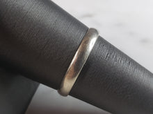 Load image into Gallery viewer, Womens Vintage Estate 10K White Gold Wedding Band Ring, 1.6g E1150