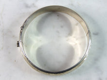 Load image into Gallery viewer, Womens Vintage Estate Sterling Silver Etched Bangle Bracelet 16.1g E1179