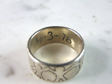 Load image into Gallery viewer, Womens Vintage Estate Sterling Silver Family Ring 6.3g E1197