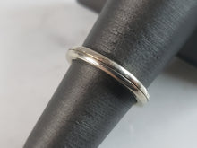 Load image into Gallery viewer, Womens Vintage Estate 14K White Gold Wedding Band Ring 3.6g #E1220