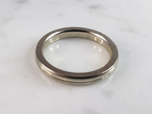 Load image into Gallery viewer, Womens Vintage Estate 14K White Gold Wedding Band Ring 3.6g #E1220
